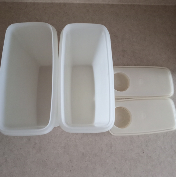Tupperware - Picture 3 of 5